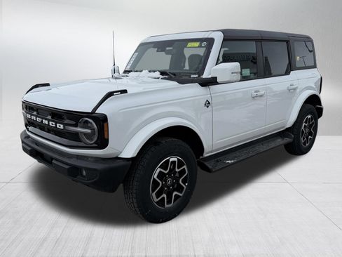 New 2025 Ford Bronco Outer Banks AWD/4WD image 2