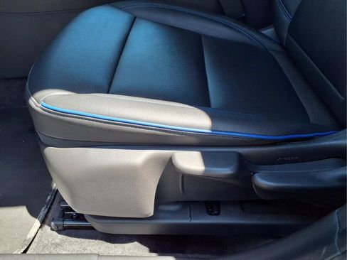 Certified 2025 Buick Envista Sport Touring FWD image 13