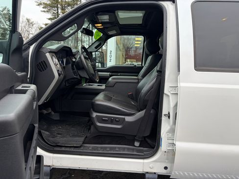 Used 2016 Ford F250 Lariat w/ Lariat Ultimate Package image 23