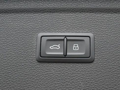 Used 2024 Audi SQ5 Premium Plus w/ Premium Plus Package image 33