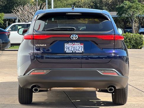 Certified 2024 Toyota Venza LE image 6