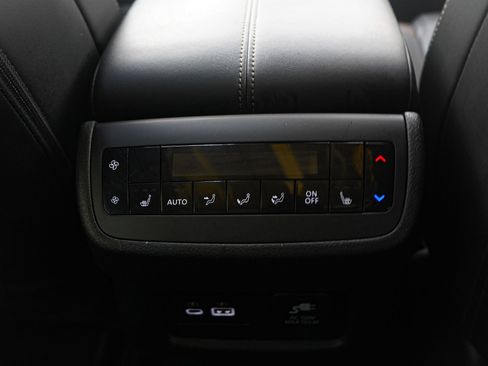 Used 2024 Nissan Pathfinder Platinum AWD/4WD image 15