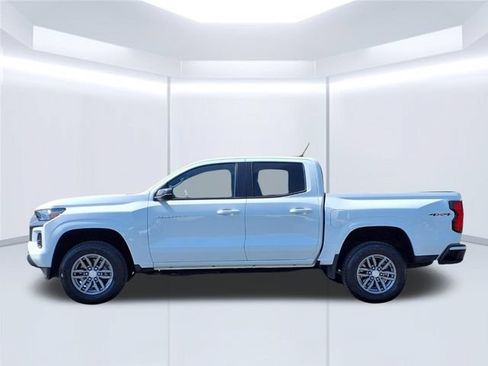 Used 2023 Chevrolet Colorado LT w/ LT Convenience Package AWD/4WD image 2
