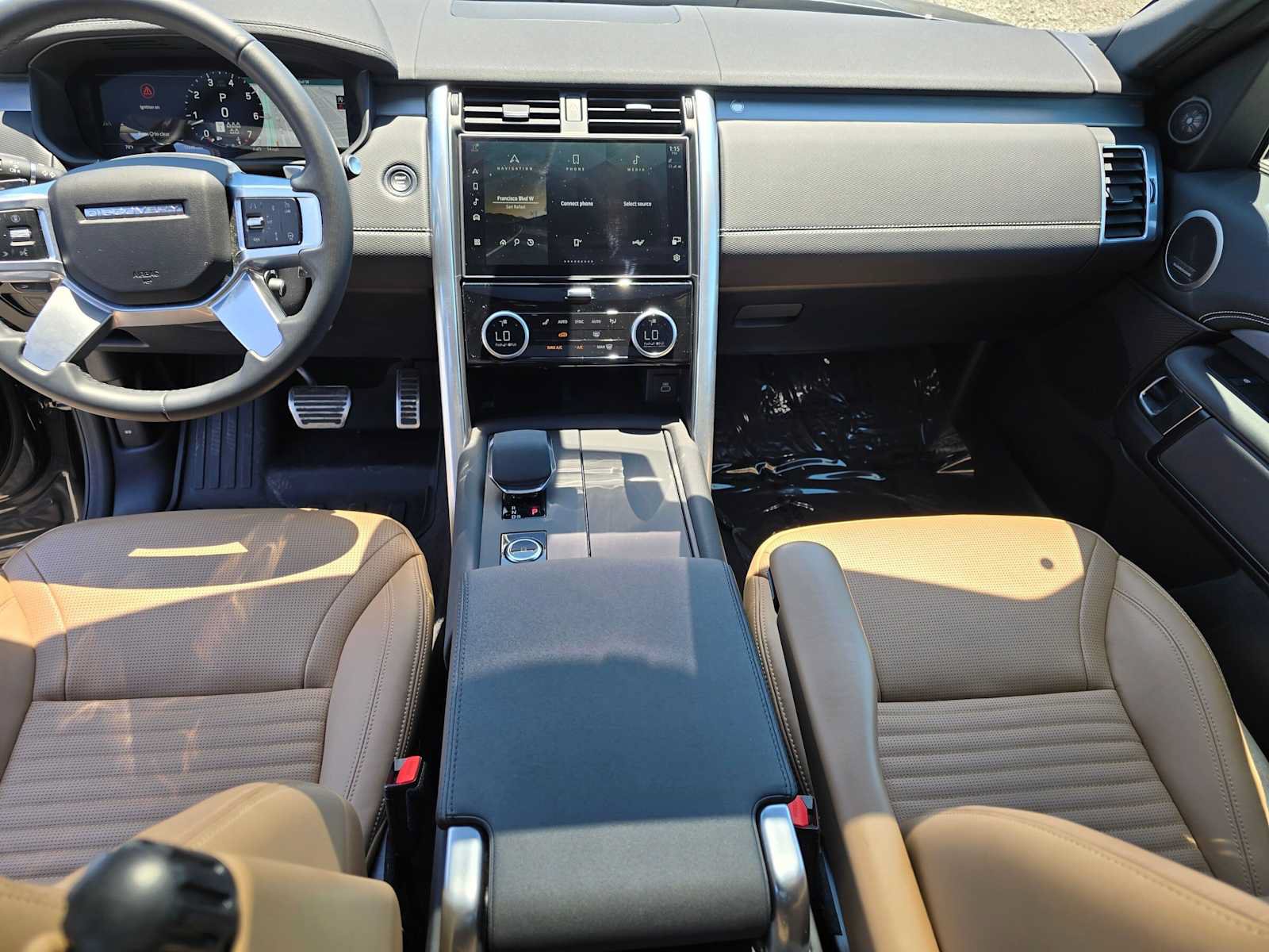 Used 2025 Land Rover Discovery Dynamic SE AWD/4WD image 20