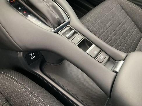 New 2026 Honda HR-V LX image 11