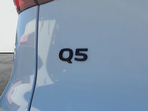 Used 2025 Audi Q5 Premium Plus w/ Premium Plus AWD/4WD image 7