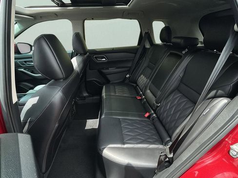 Used 2024 Nissan Rogue Platinum w/ Platinum Premium Package FWD image 31