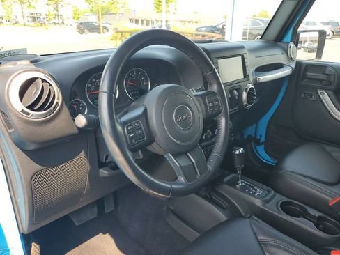 Used 2017 Jeep Wrangler Unlimited Sahara w/ Max Tow Package AWD/4WD image 9
