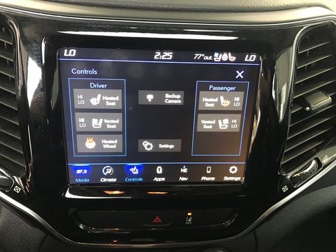 Used 2022 Jeep Cherokee Limited w/ Elite Package AWD/4WD image 7