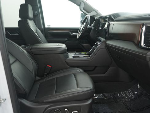 Used 2025 GMC Sierra 2500 Denali w/ Denali Reserve Package image 14