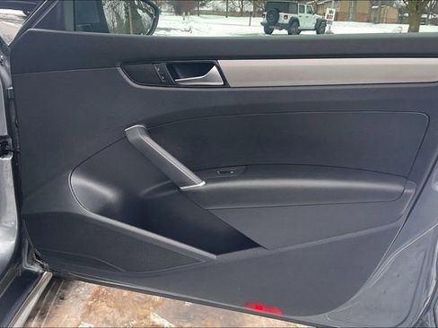 Used 2021 Volkswagen Passat 2.0T S image 22