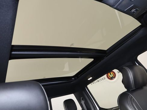 Used 2019 Ford F150 Lariat image 11