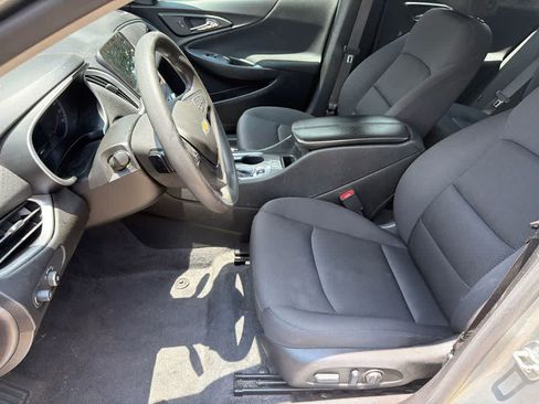 Used 2024 Chevrolet Malibu LT FWD image 9