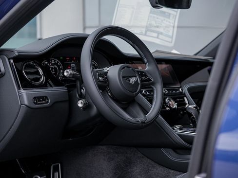 New 2025 Bentley Flying Spur Plug-In Hybrid AWD/4WD image 16