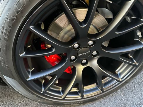 Used 2015 Dodge Challenger SRT Hellcat image 11