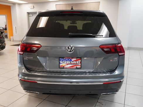 Used 2018 Volkswagen Tiguan SEL Premium w/ 3rd Row Seat Package AWD/4WD image 9
