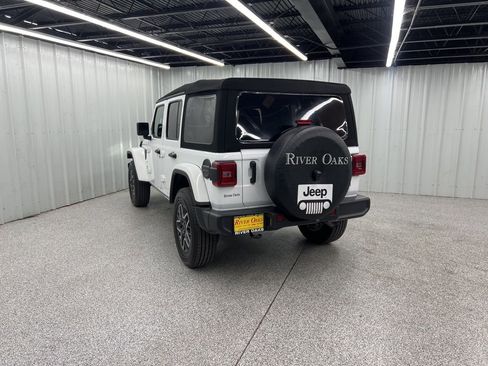 Used 2024 Jeep Wrangler Sahara image 4