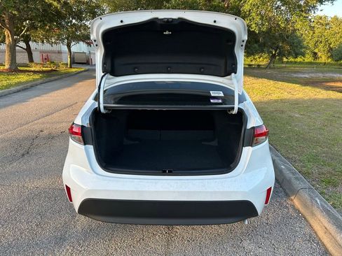 Certified 2025 Toyota Corolla LE FWD image 10