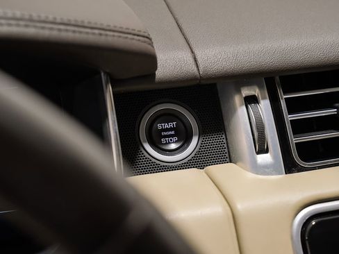 Used 2020 Land Rover Range Rover HSE image 23