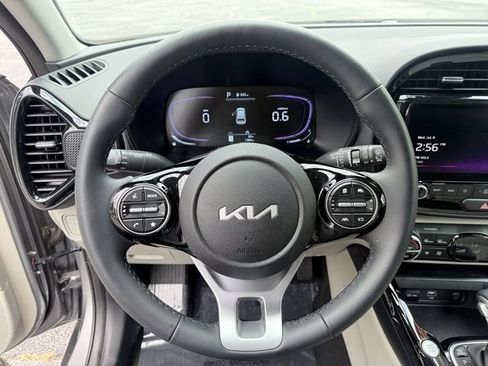 Certified 2025 Kia Soul EX FWD image 15