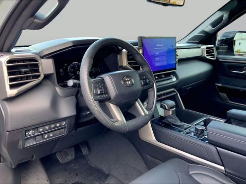 Used 2026 Toyota Tundra Limited AWD/4WD image 18