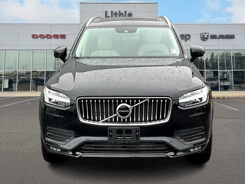 Used 2022 Volvo XC90 T6 Momentum w/ Climate Package image 6