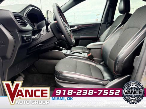 Used 2025 Ford Escape ST-Line AWD/4WD image 11