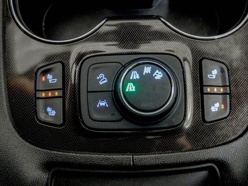 Used 2023 GMC Acadia AT4 image 28