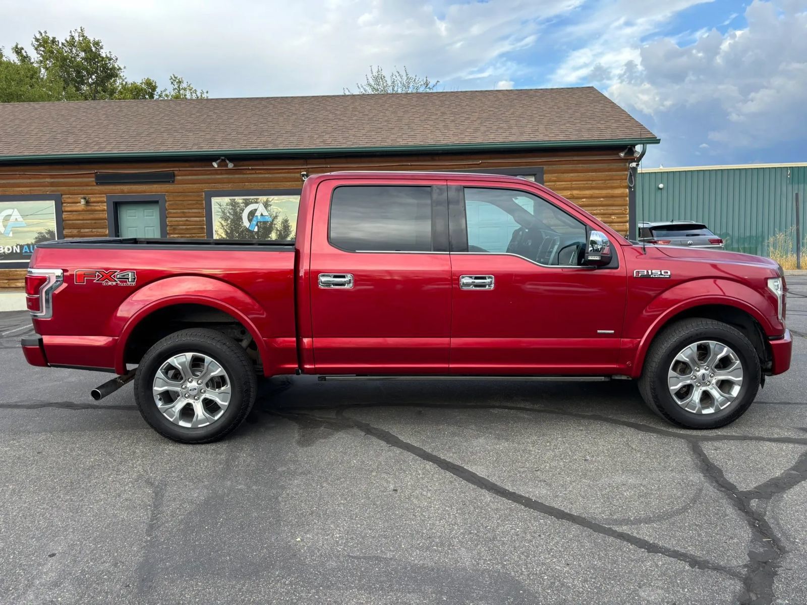 Used 2015 Ford F150 Platinum w/ Equipment Group 701A Luxury AWD/4WD image 8