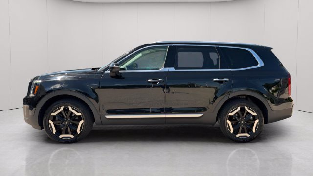 Used 2023 Kia Telluride S w/ S Sunroof Package FWD image 9