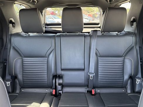 Used 2021 Land Rover Discovery HSE R-Dynamic image 38