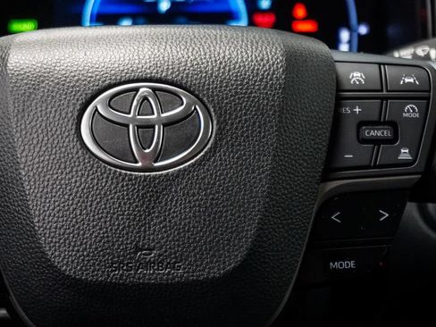 Used 2025 Toyota Camry LE FWD image 13