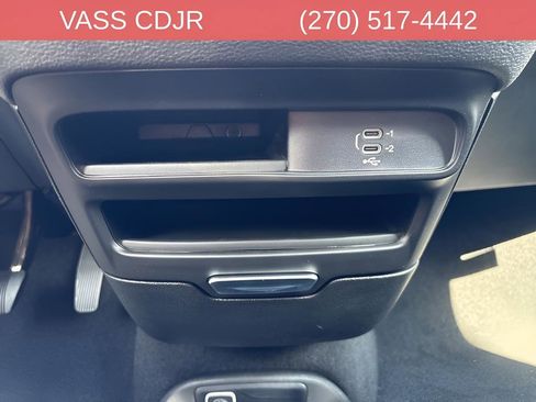 New 2026 Chrysler Pacifica Select FWD image 22