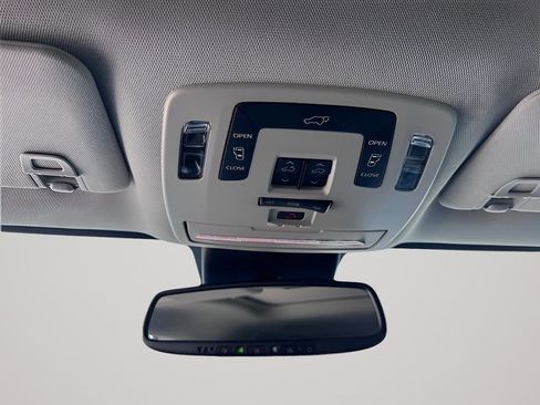 Used 2022 Toyota Sienna XLE w/ XLE Plus Package image 38