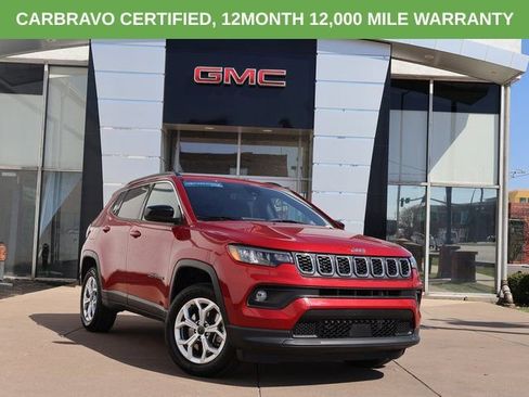 Used 2025 Jeep Compass Latitude w/ Sun & Sound Group AWD/4WD image 1