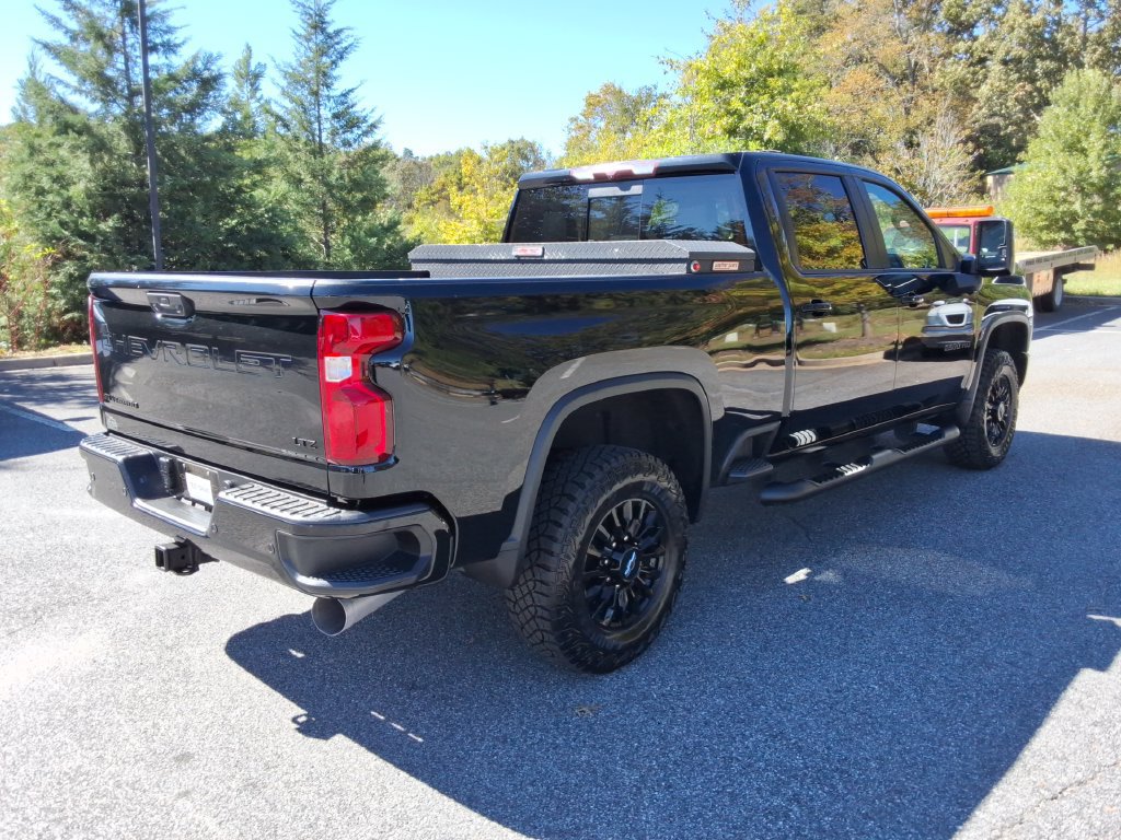 Used 2023 Chevrolet Silverado 2500 LTZ w/ LTZ Plus Package AWD/4WD image 5