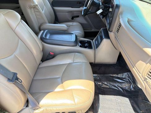 Used 2002 Chevrolet Avalanche 4x4 w/ Off-Road Suspension Pkg image 29