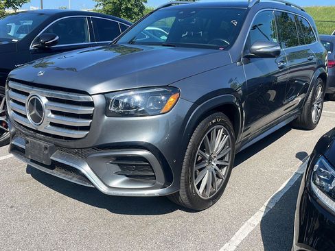 Used 2025 Mercedes-Benz GLS 450 4MATIC w/ AMG Line Exterior image 3