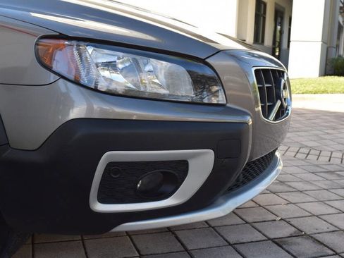 Used 2011 Volvo XC70 3.2 w/ Premium Pkg image 15