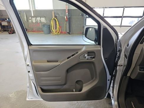 Used 2019 Nissan Frontier SV image 10