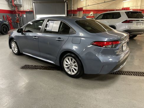 Used 2020 Toyota Corolla XLE image 8