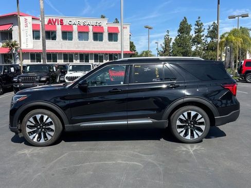 Used 2025 Ford Explorer Platinum w/ LUX Leather Package image 6