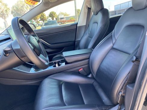 Used 2019 Tesla Model 3 image 9