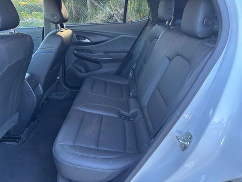 Used 2025 Buick Envista Sport Touring image 25