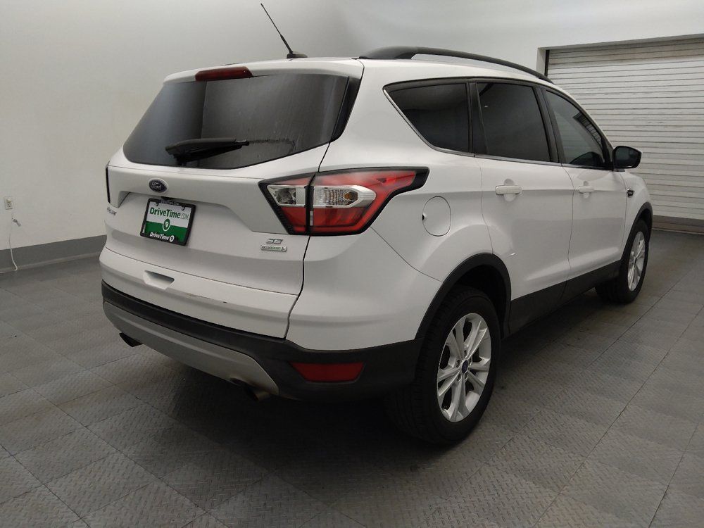 Used 2018 Ford Escape SE FWD image 9
