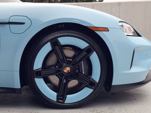 Certified 2025 Porsche Taycan image 11