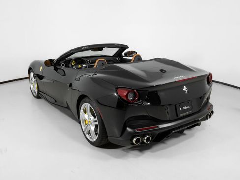 Used 2019 Ferrari Portofino image 5