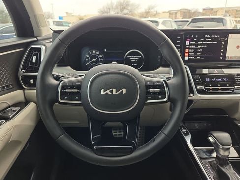Certified 2023 Kia Sorento SX image 22