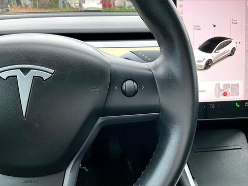 Used 2018 Tesla Model 3 Long Range image 16