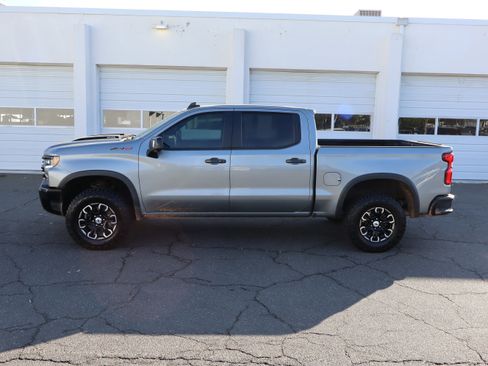 Used 2023 Chevrolet Silverado 1500 ZR2 w/ Technology Package image 18